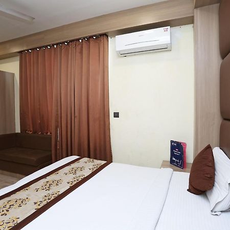 Capital O 5663 Gs Inn Chinhat Kültér fotó
