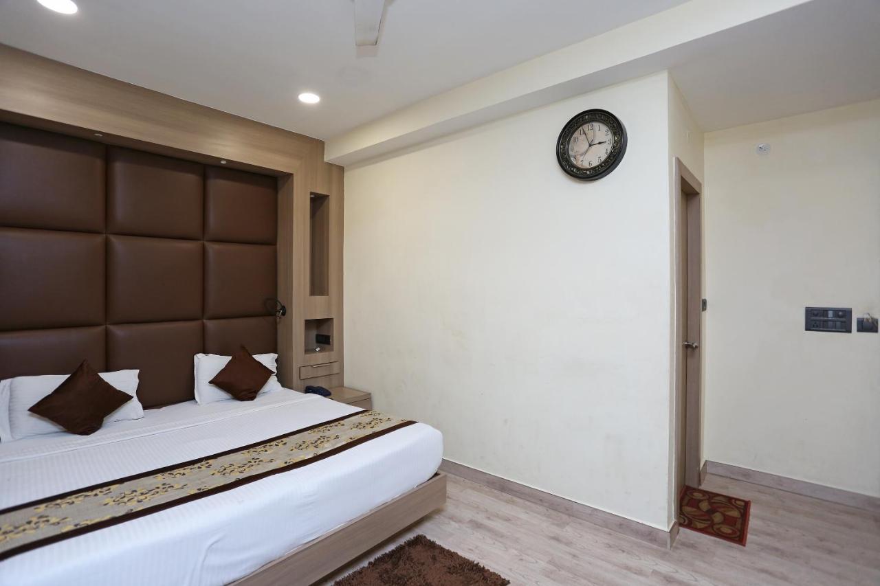 Capital O 5663 Gs Inn Chinhat Kültér fotó