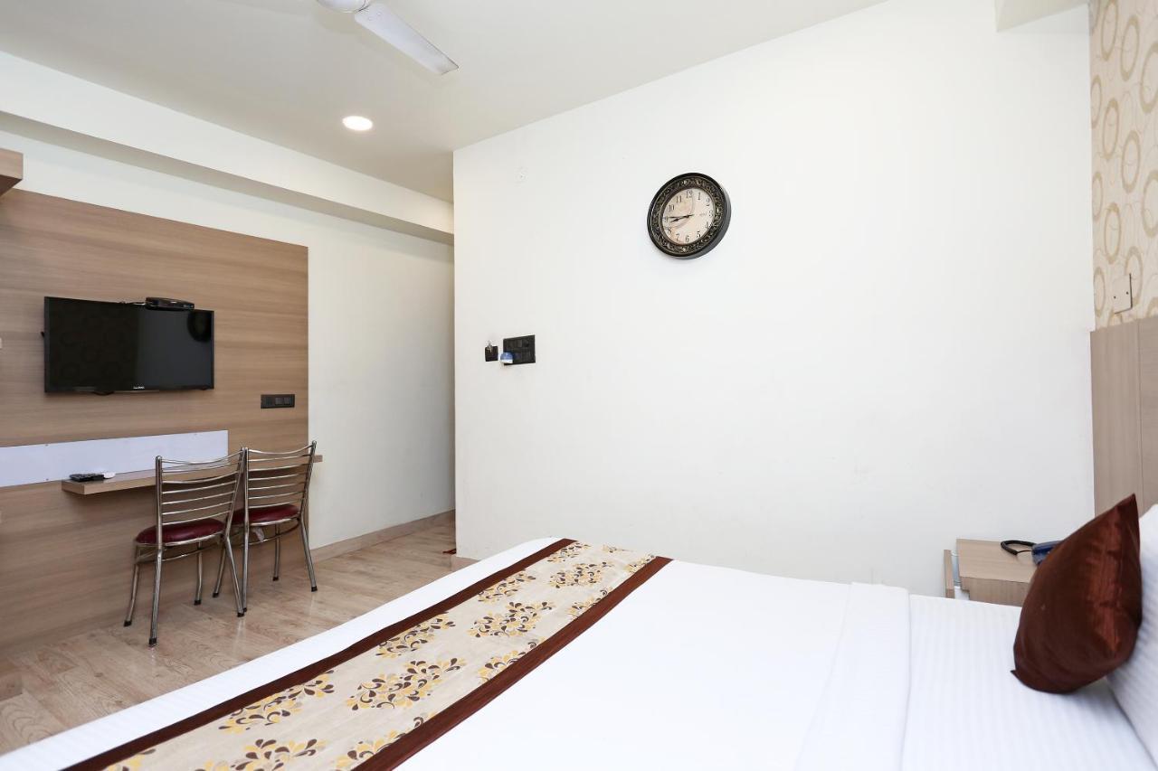 Capital O 5663 Gs Inn Chinhat Kültér fotó